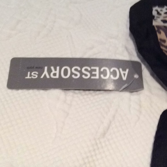 NWT silk scarf - Picture 4 of 4